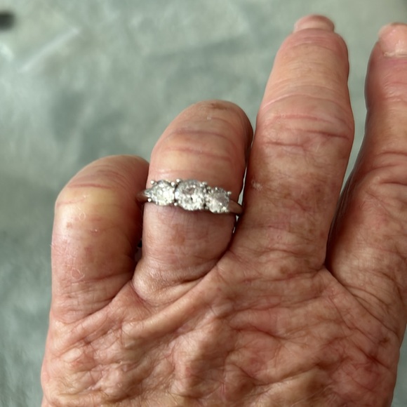 SS Cubic Zirconia Ring - Picture 3 of 3